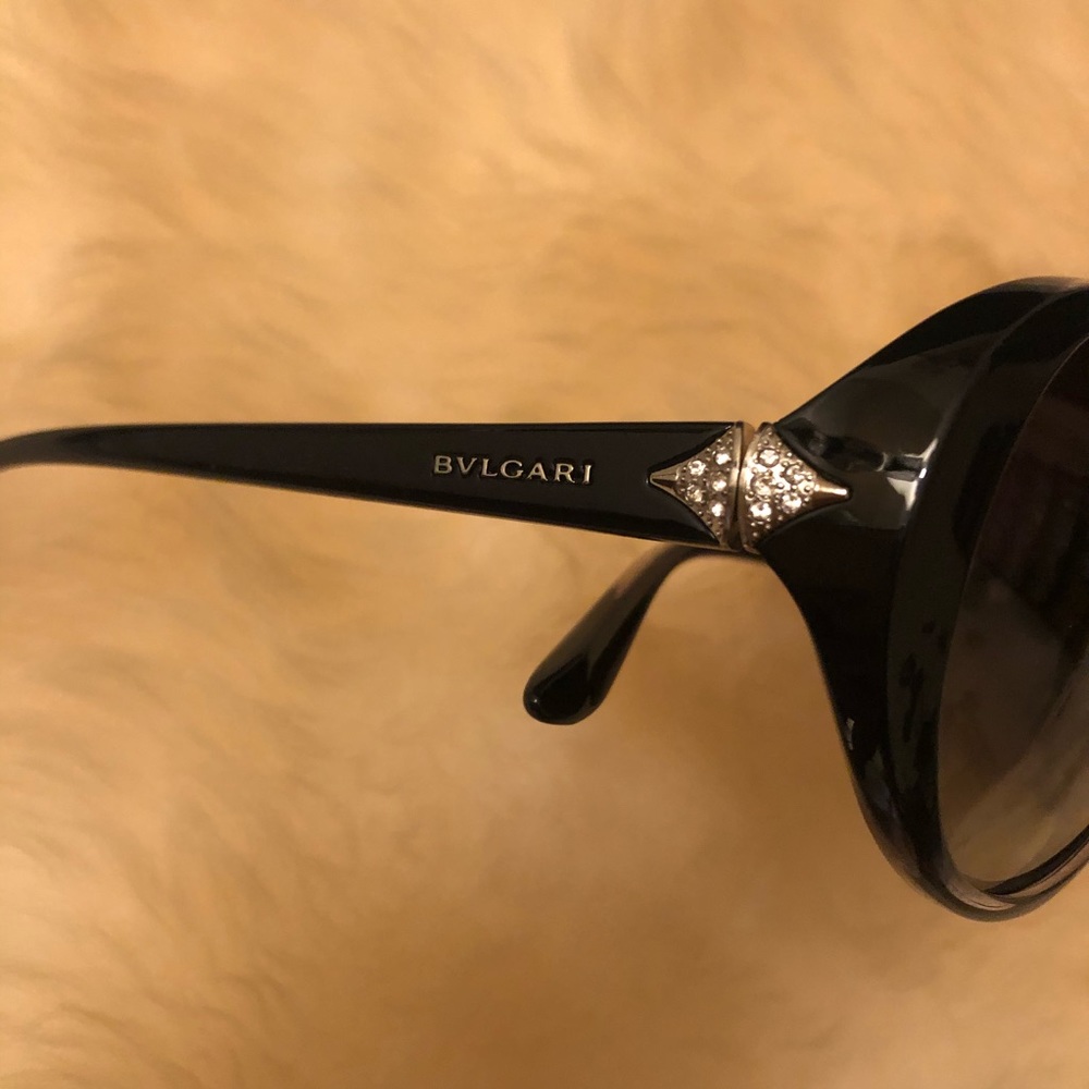 Bvlgari sunglasses πΆπ - Picture 2 of 6